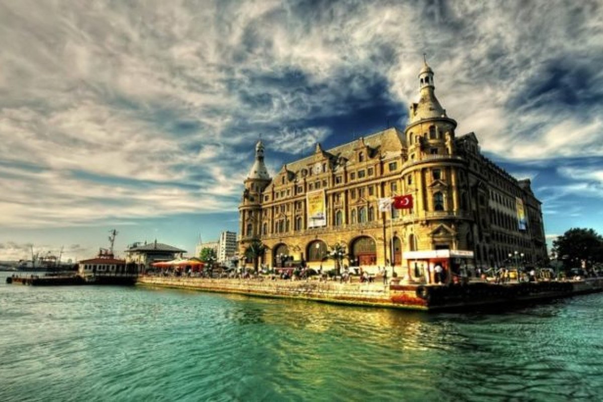 Kültür ve Turizm Bakanı Mehmet Nuri Ersoy'dan 'Haydarpaşa ve Sirkeci' açıklaması: Burada asla AVM ve otel olmayacak